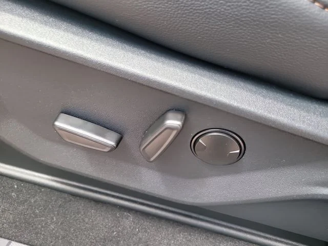 New 2026 White Metallic Ford Lariat image 21