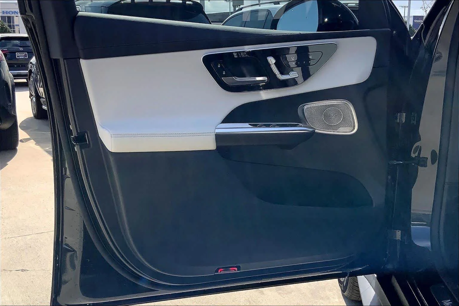 New 2026 Graphite Grey Metallic Mercedes-Benz GLC 300 image 10