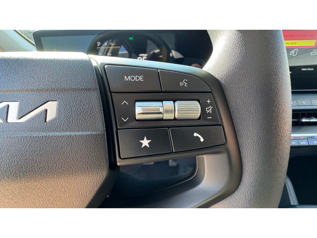 New 2026 Snow White Pearl Kia LX image 12