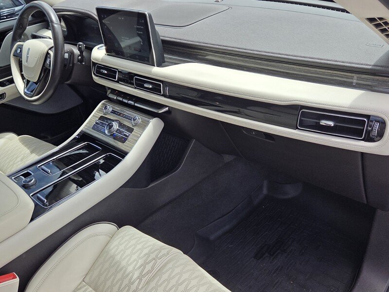 Used 2020 Black Metallic LINCOLN BLACK LABEL AWD image 21