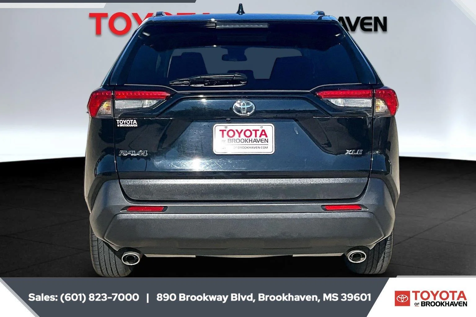 Used 2024 Midnight Black Metallic Toyota XLE image 4