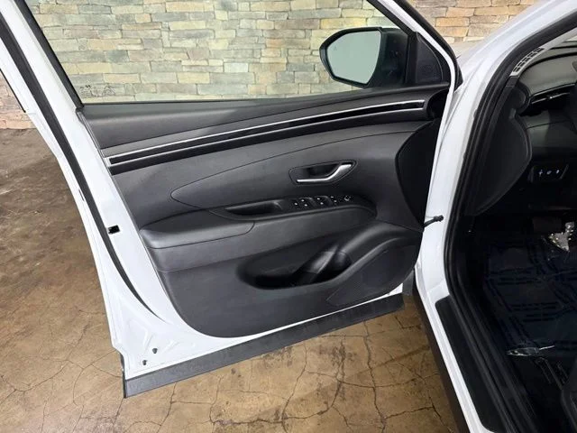 Used 2023 White Pearl Hyundai SEL image 8