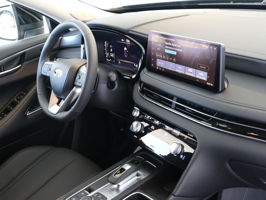 New 2027 DEEP EMERALD INFINITI Luxe AWD image 46
