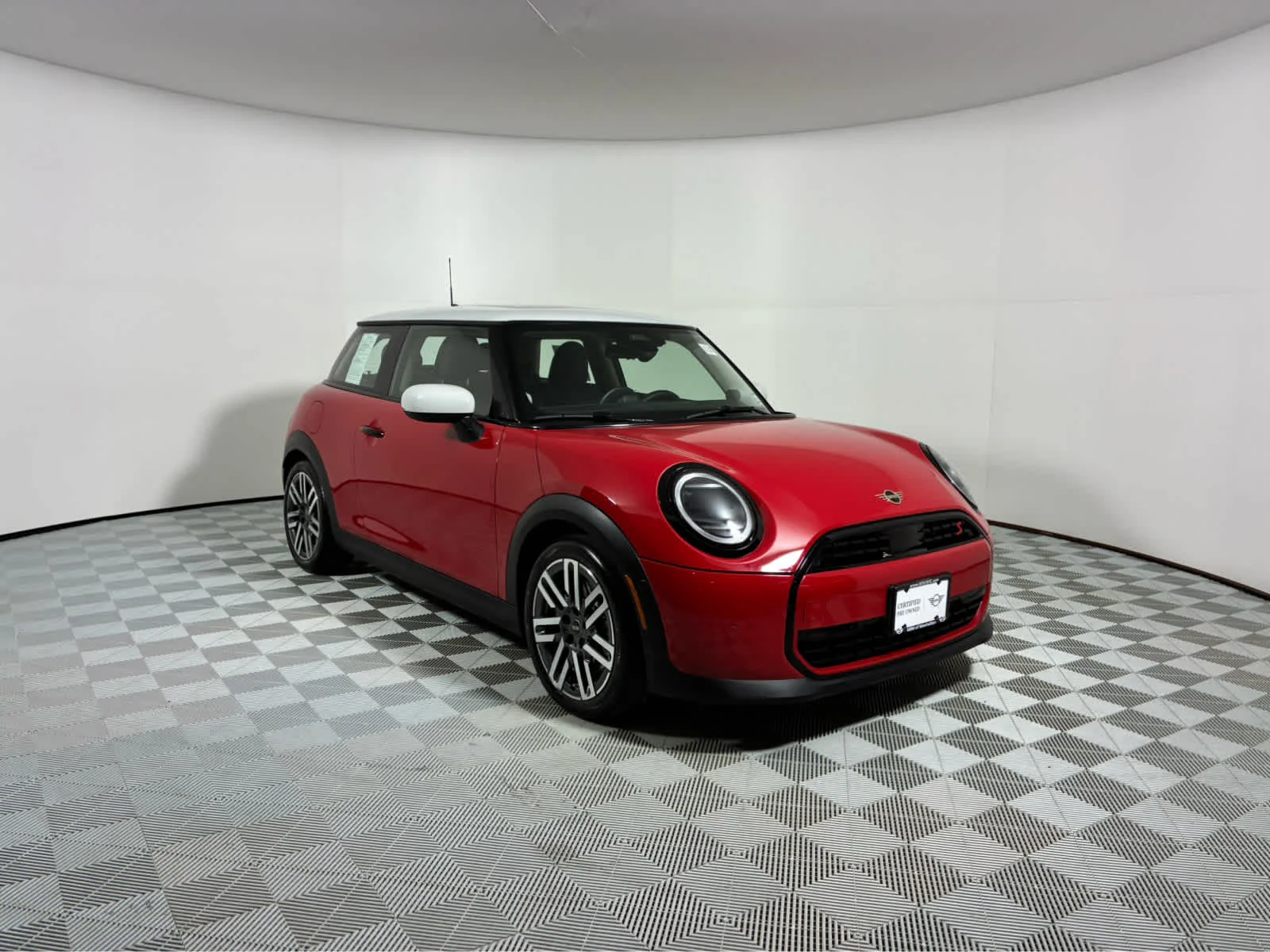2025 MINI Hardtop Cooper S Signature's photo