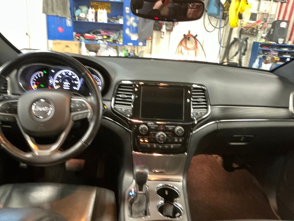 Used 2022 Black Jeep Limited image 18