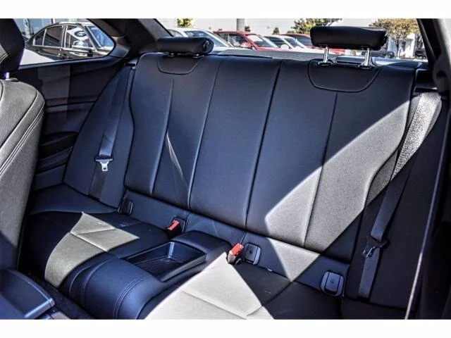 Used 2019 Glacier Silver BMW i xDrive All-wheel Drive image 13