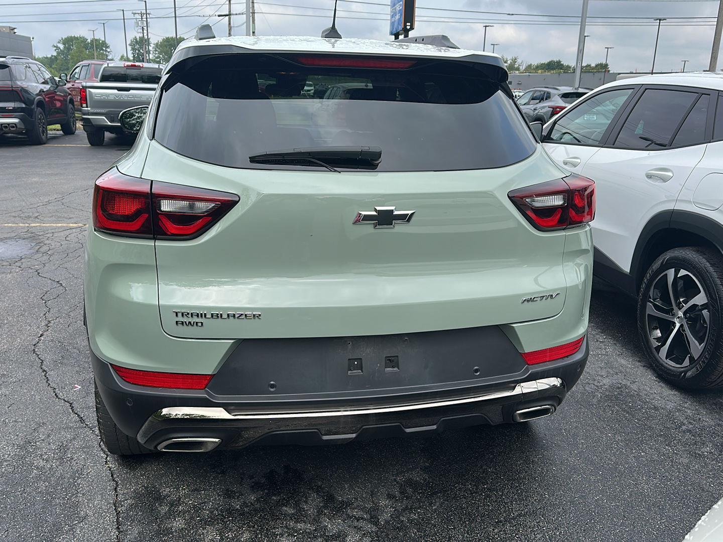 Used 2024 Cacti Green Chevrolet ACTIV image 3