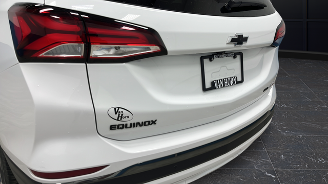 Used 2023 Summit White Chevrolet RS image 40