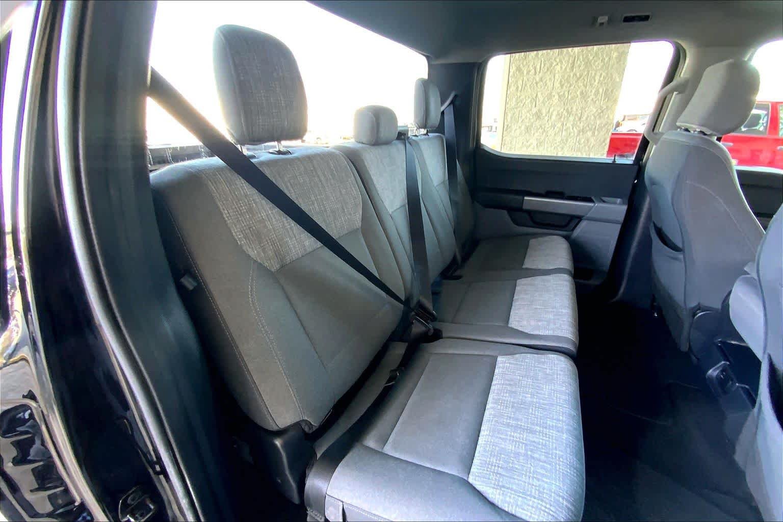 Used 2022 Agate Black Metallic Ford XLT image 40