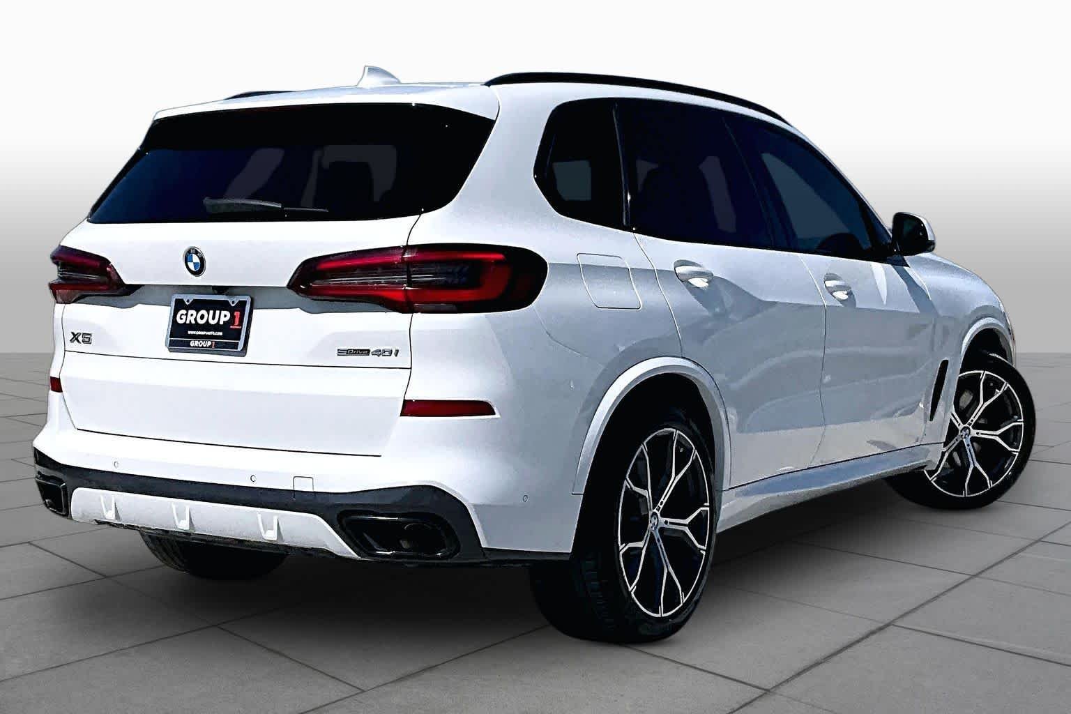 Used 2022 Alpine White BMW sDrive40i image 12