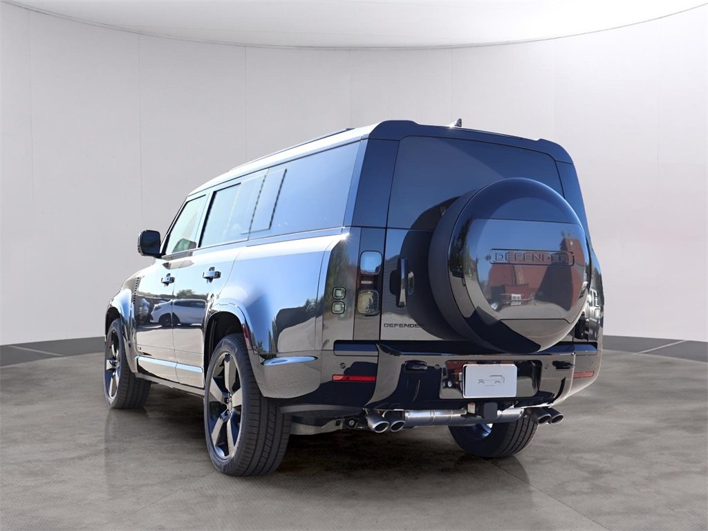 2026 Land Rover Defender 130 V8 photo 2