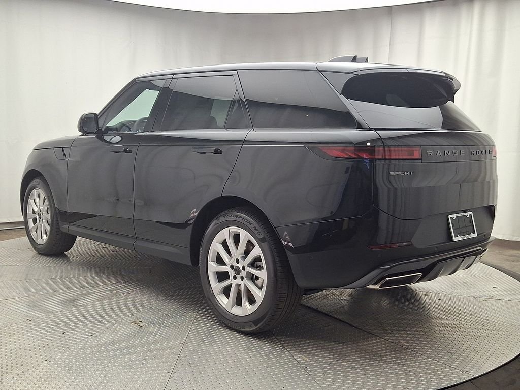 New 2027 Santorini Black Land Rover SE image 4