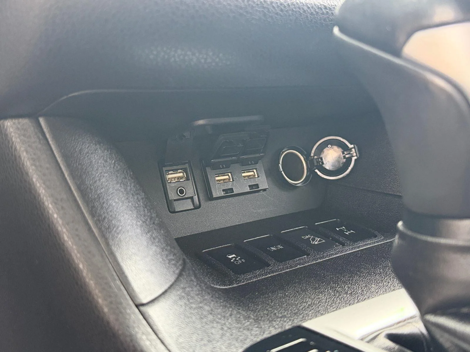 Used 2019 Celestial Silver Metallic Toyota XLE image 35