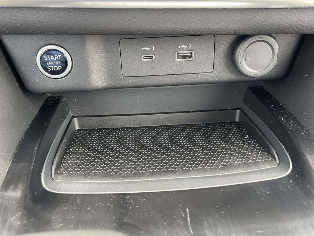 Used 2024 Silver Ford XLT image 57