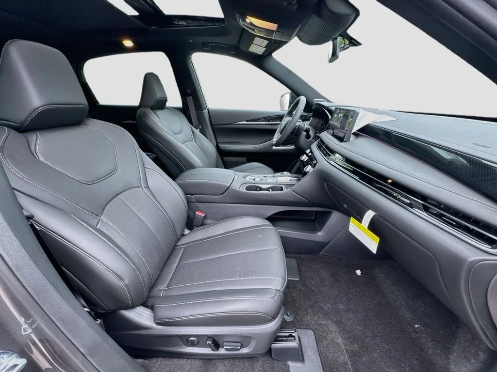 New 2027 GRAPHITE SHADOW INFINITI Sport AWD image 30