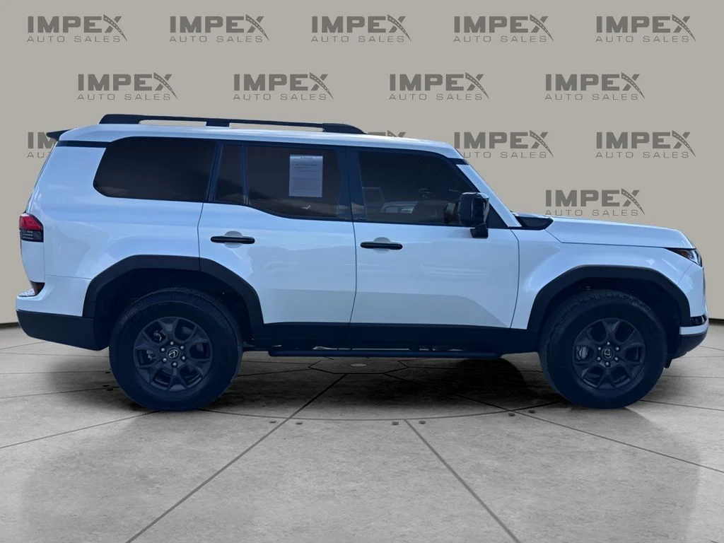Used 2024  Lexus 550 Overtrail+ image 6