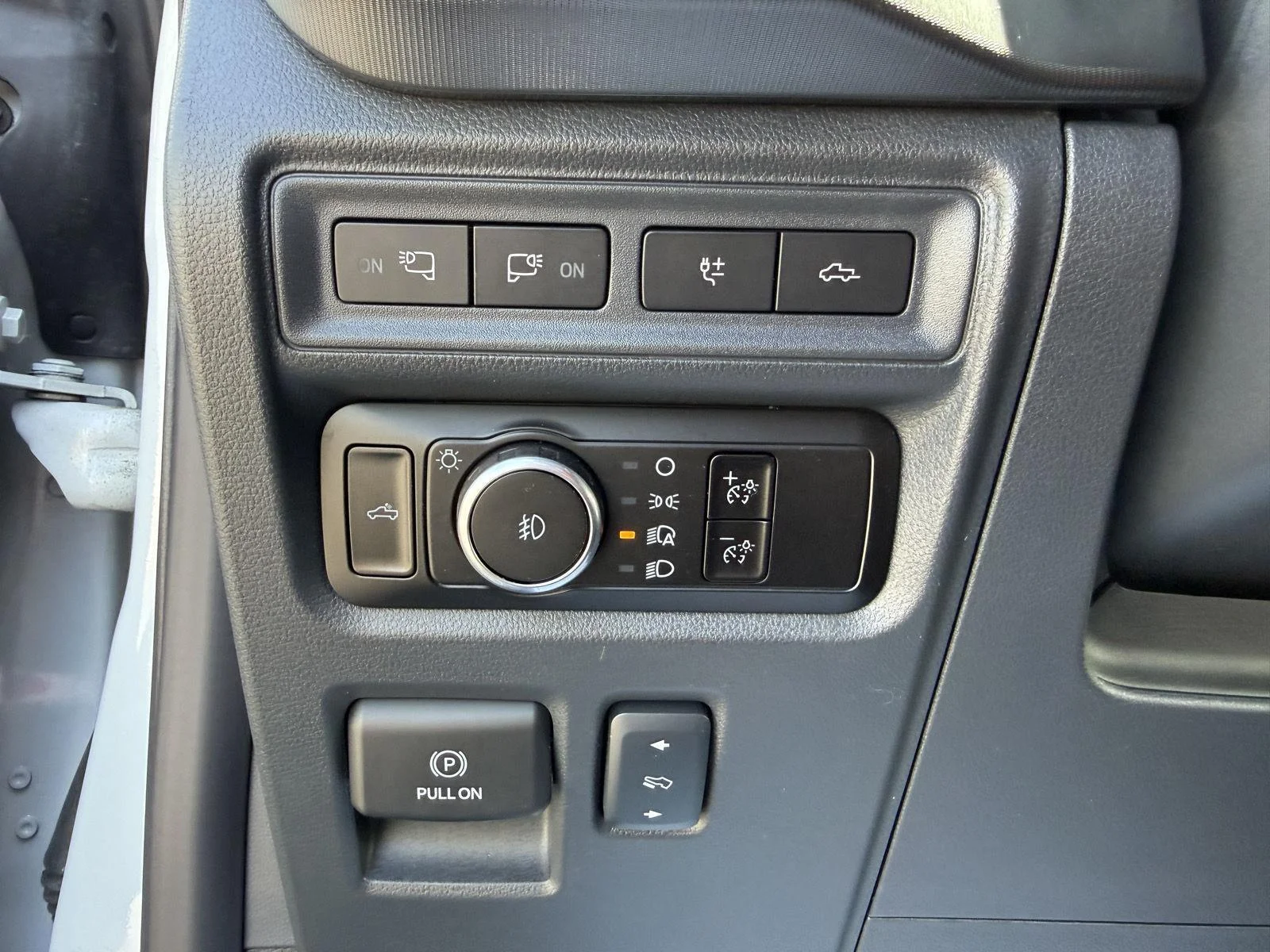 Used 2024 Avalanche Gray Ford Raptor image 7