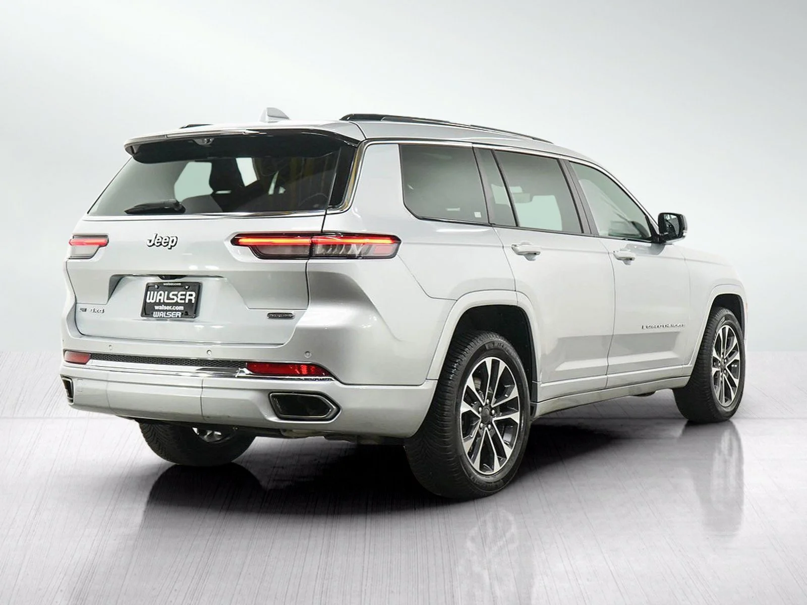 Used 2021 Silver Zynith Jeep Overland image 6