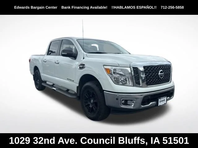 2017 Nissan Titan SV 4X4 Crew Cab's photo