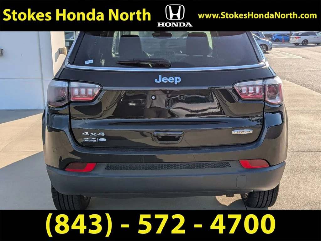 Used 2022 Black Jeep Latitude image 5