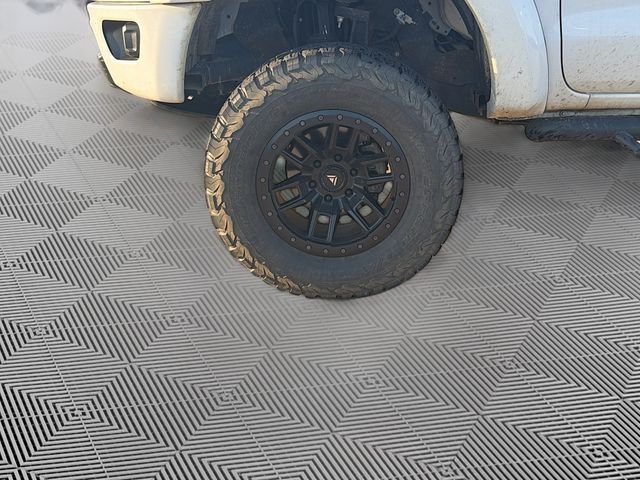 Used 2021 White Ford XLT image 9