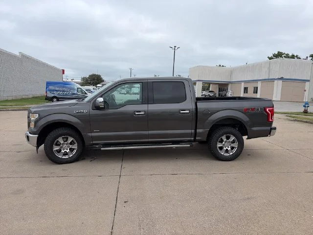 Used 2017 Gray Ford XLT image 2
