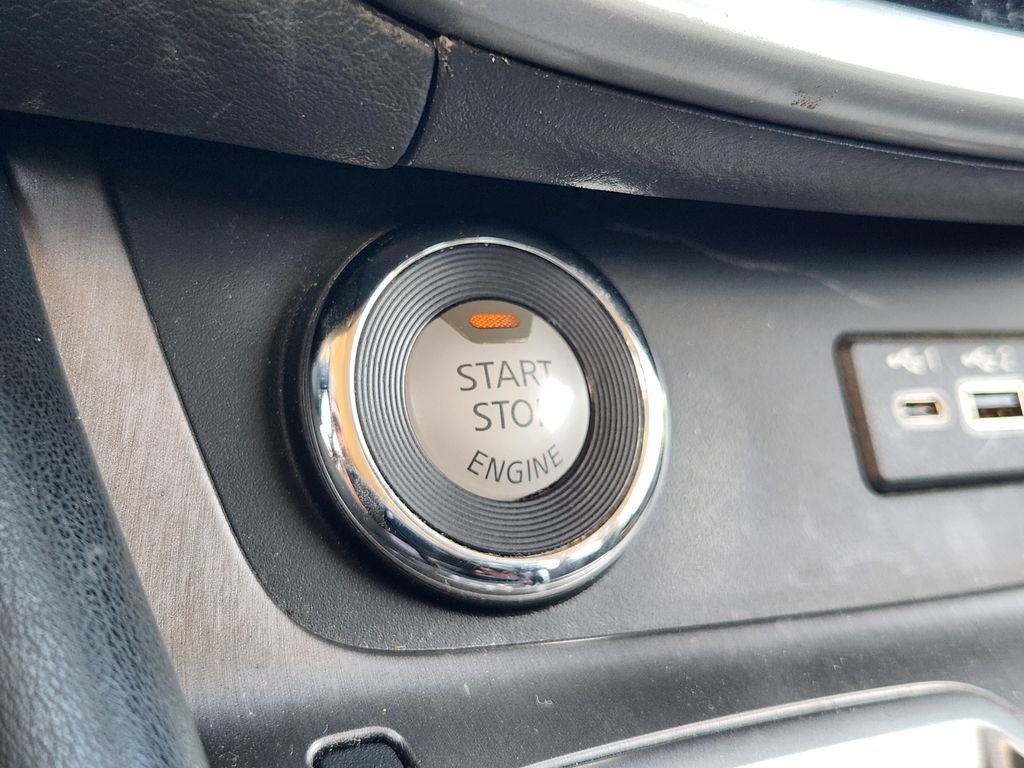 Used 2021 Red Nissan SV image 21