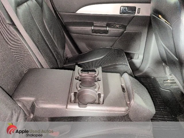 Used 2011  Lincoln Base image 38