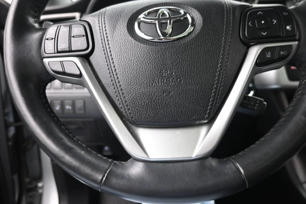 Used 2019 Silver Toyota Limited Platinum image 19