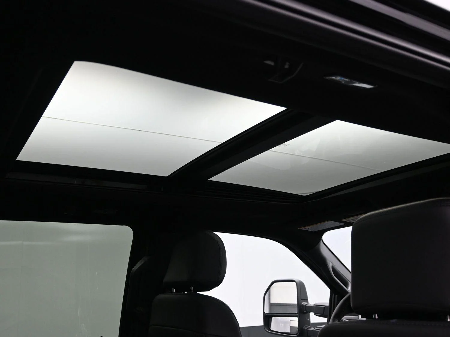 2026 Ford F-250 Super Duty Platinum - Photo 14