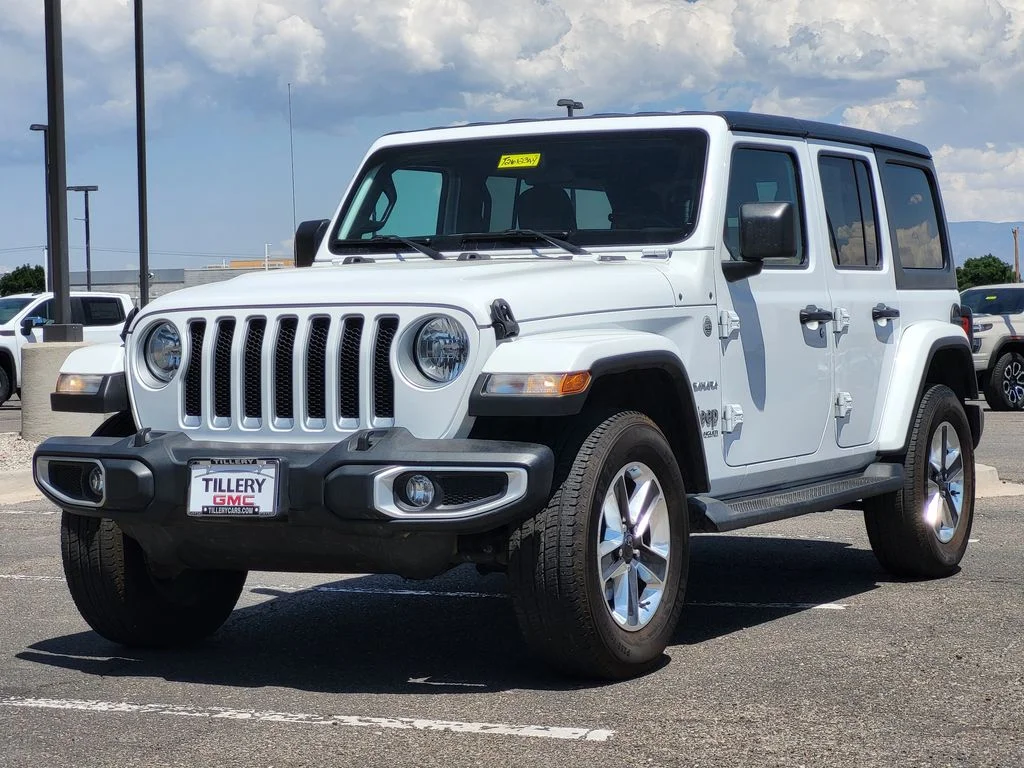 Used 2021 White Jeep Unlimited Sahara image 4