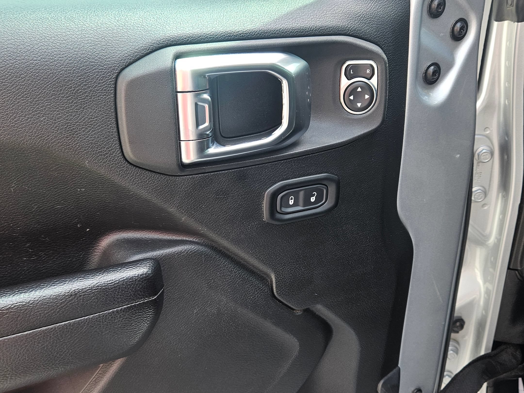 Used 2023 Silver Zynith Clearcoat Jeep Willys image 19