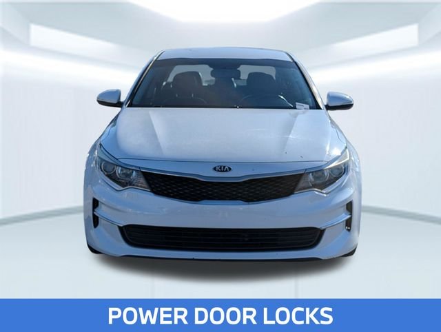 Used 2016 White Kia LX image 10