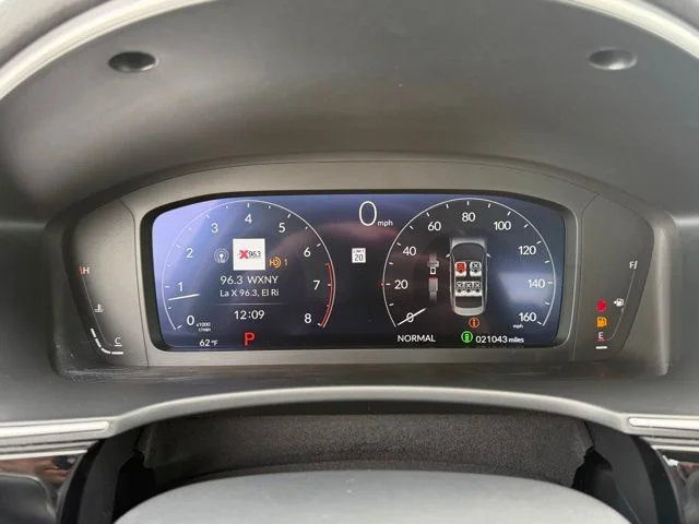 Used 2024 Gray Honda Touring image 27