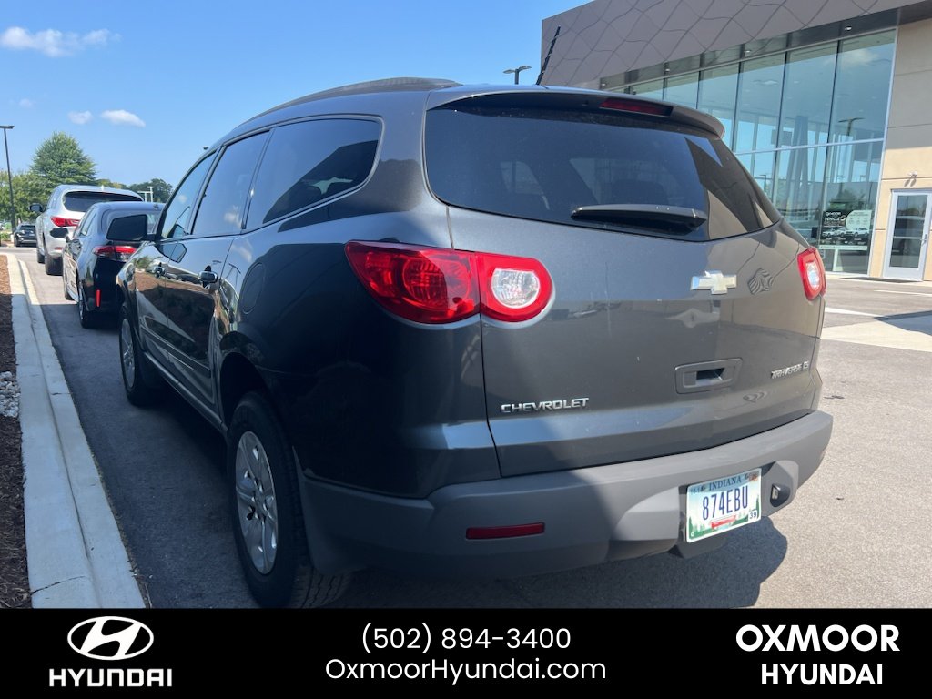 Used 2009 Cyber Gray Metallic Chevrolet LS image 16