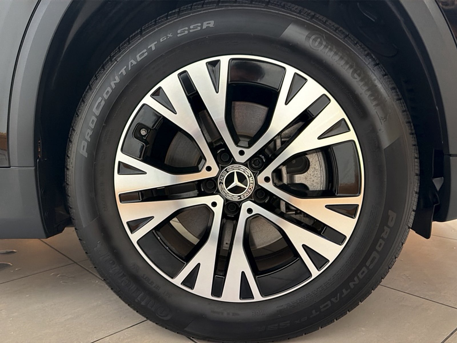 Used 2025 Night Black Mercedes-Benz 4MATIC® image 7