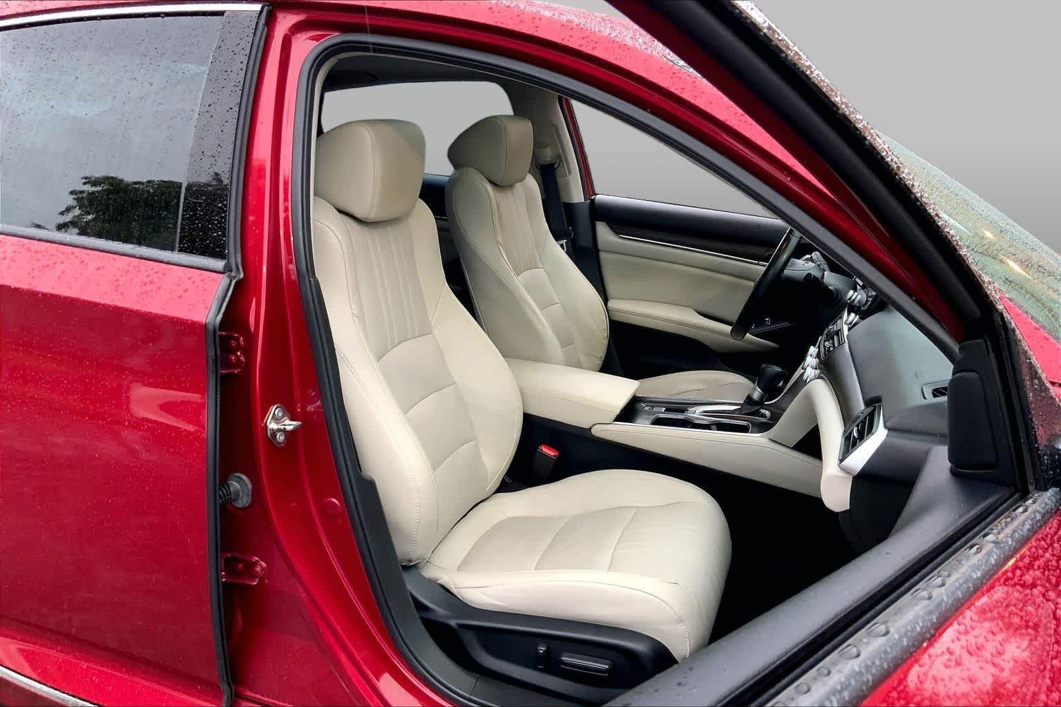 Used 2020 Radiant Red Metallic Honda EX-L image 9