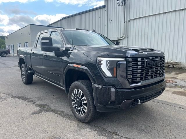 Used 2024  GMC Denali Ultimate image 3
