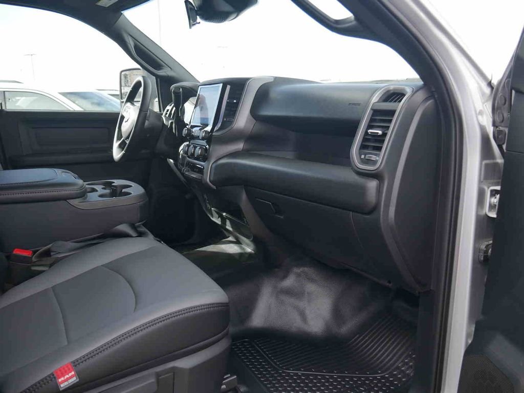 2026 RAM 3500 Tradesman - Photo 28