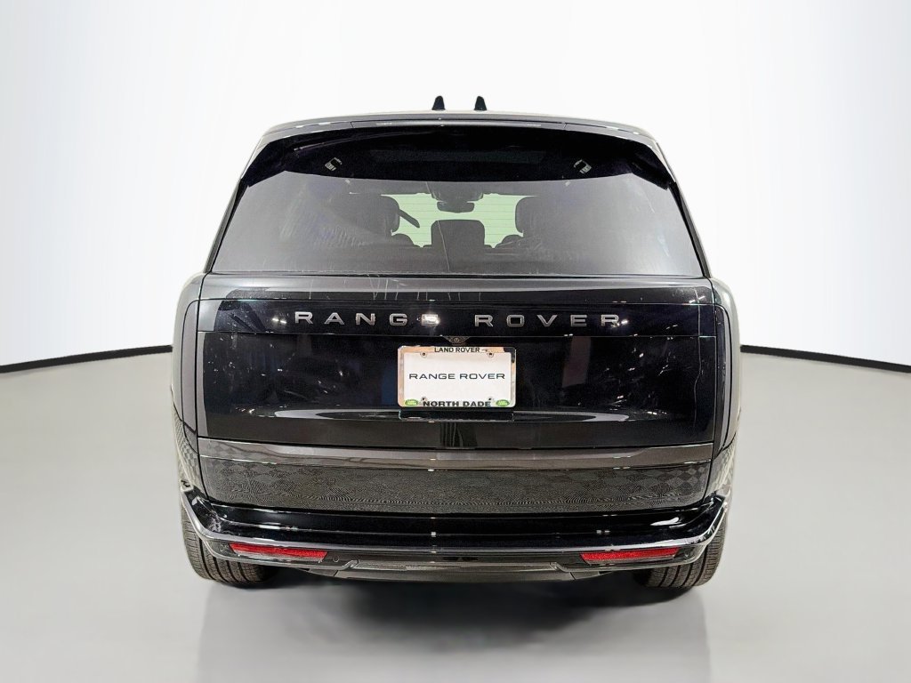 New 2027 Santorini Black Land Rover SE image 6