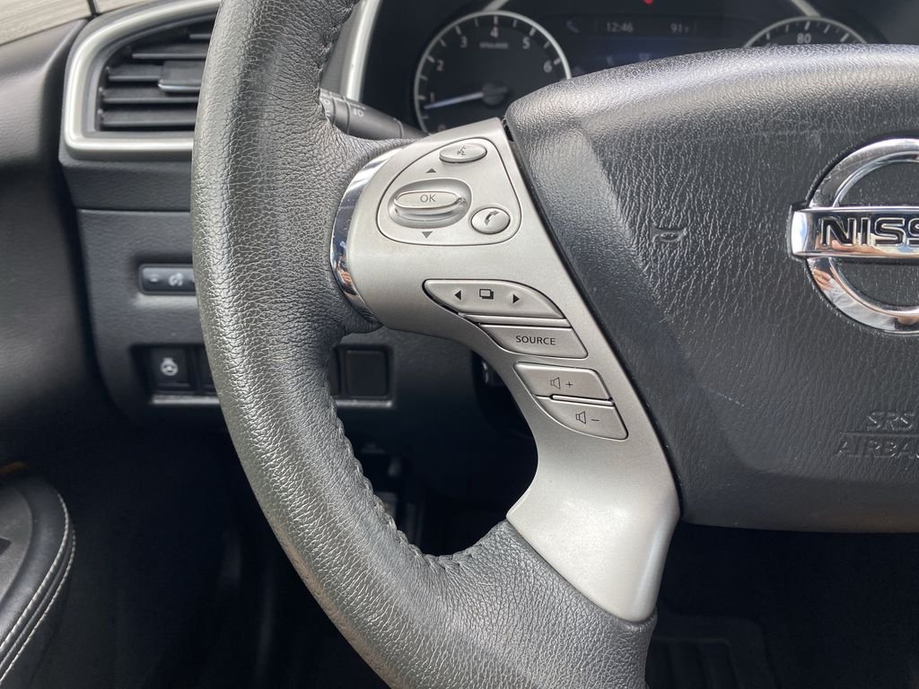 Used 2016 Cayenne Red Metallic Nissan Platinum image 20
