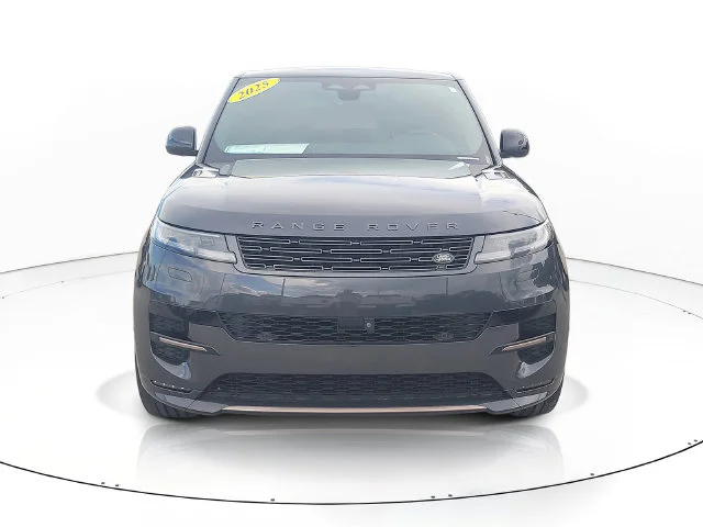 Used 2025 Black Land Rover Dynamic SE image 2