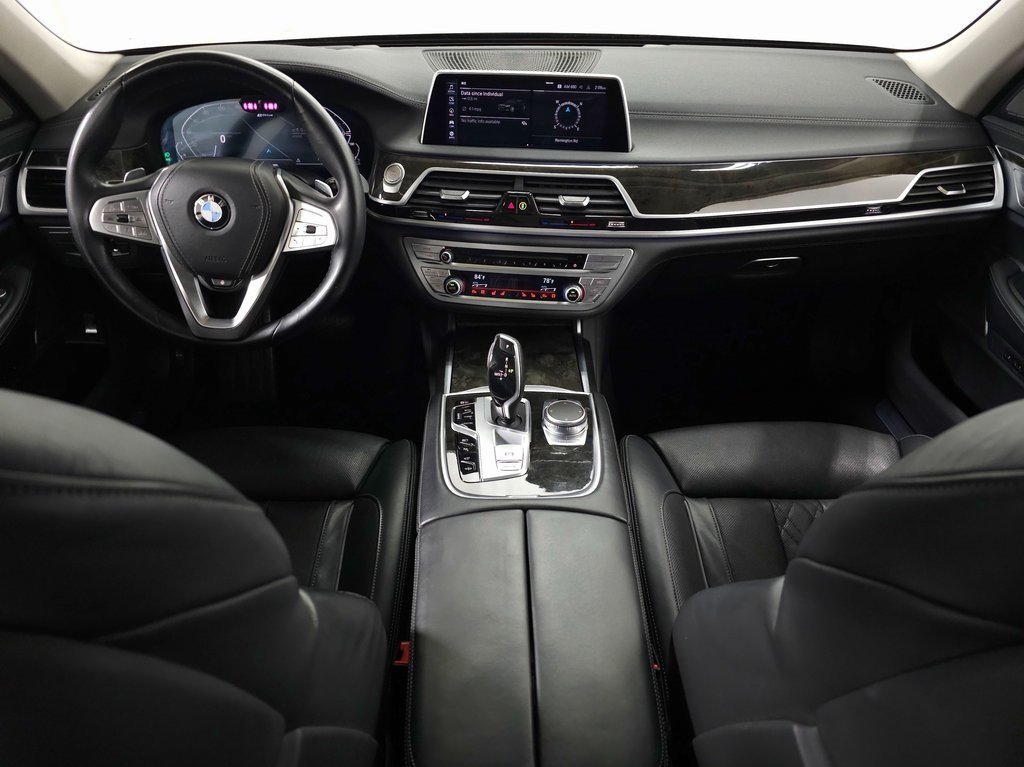 2020 BMW 745E - Image 11