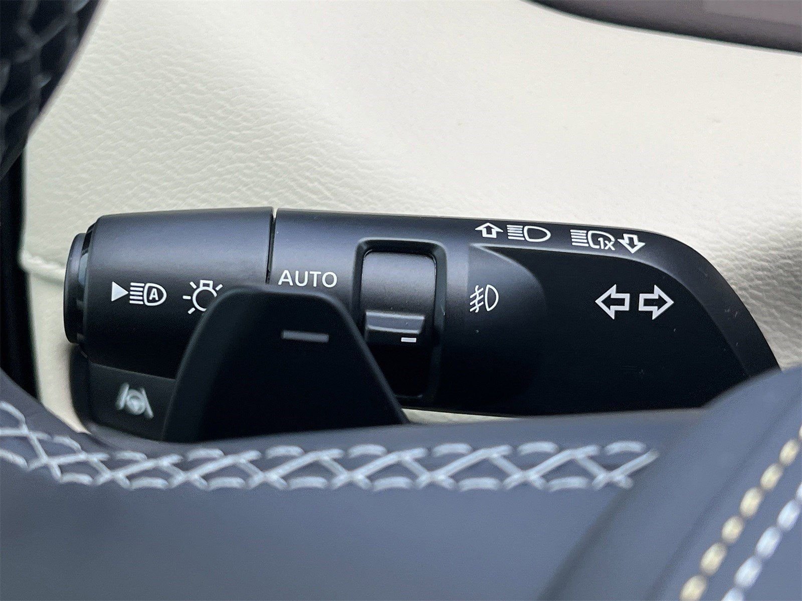 2025 Nissan Armada Platinum Reserve - Photo 13
