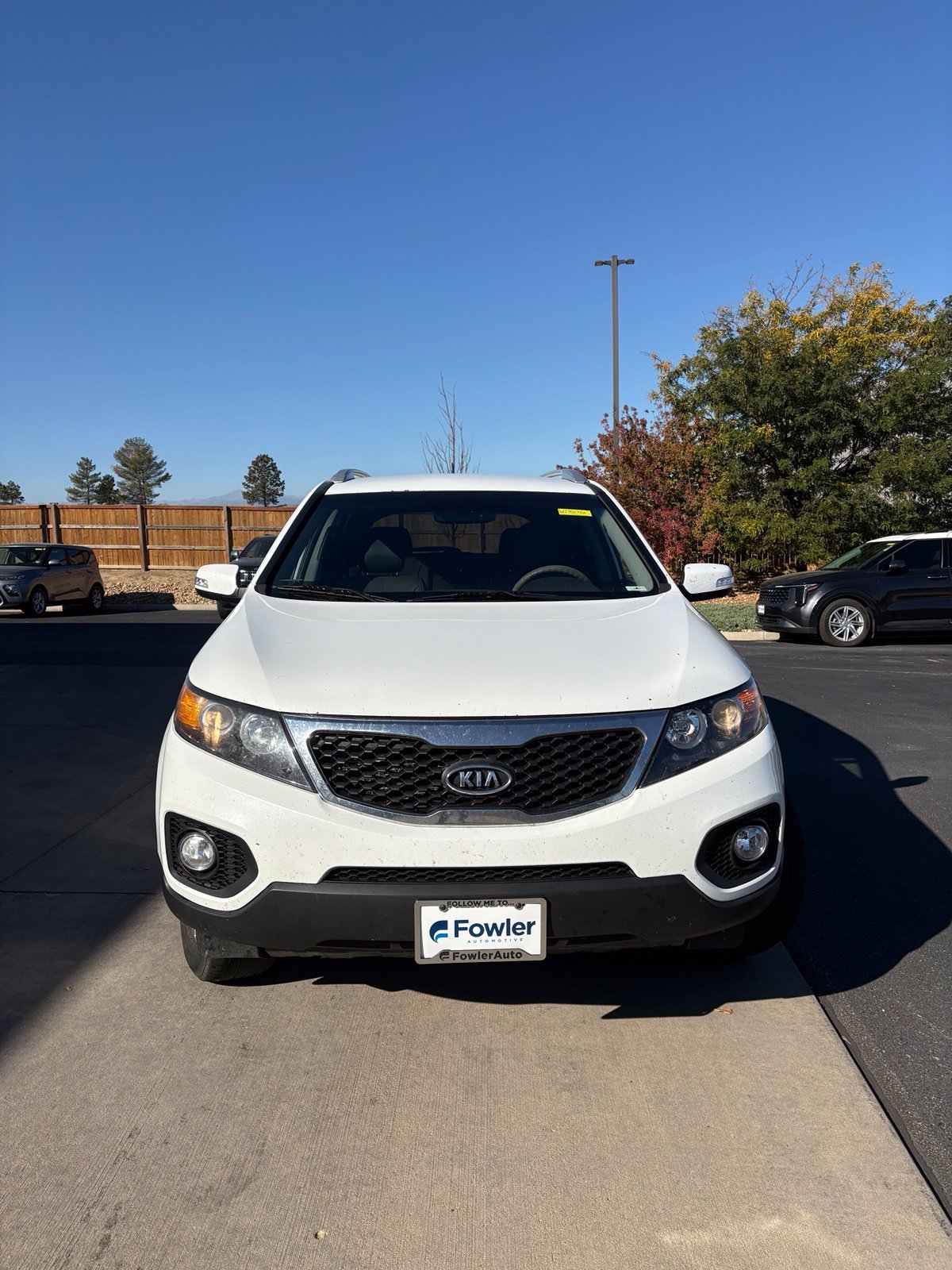 Used 2013 White Kia EX image 2