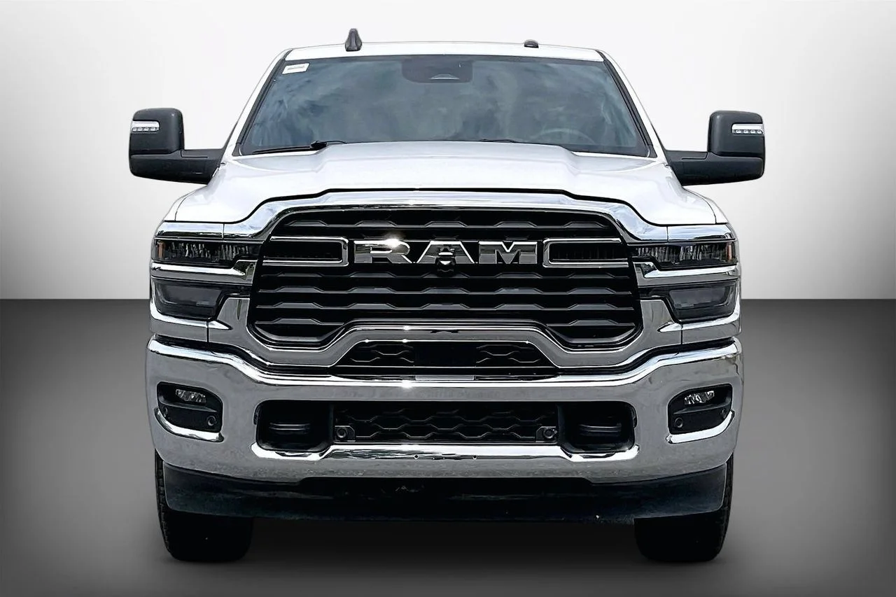 Used 2025 White Ram Big Horn image 3