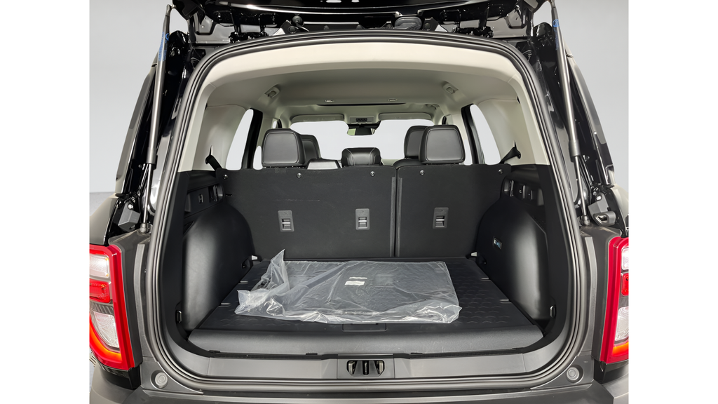 New 2026 Shadow Black Ford Outer Banks® image 15