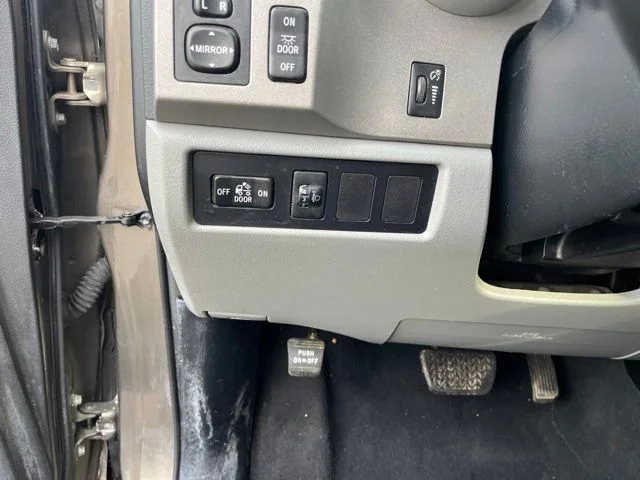 Used 2013 Brown Toyota Grade image 31