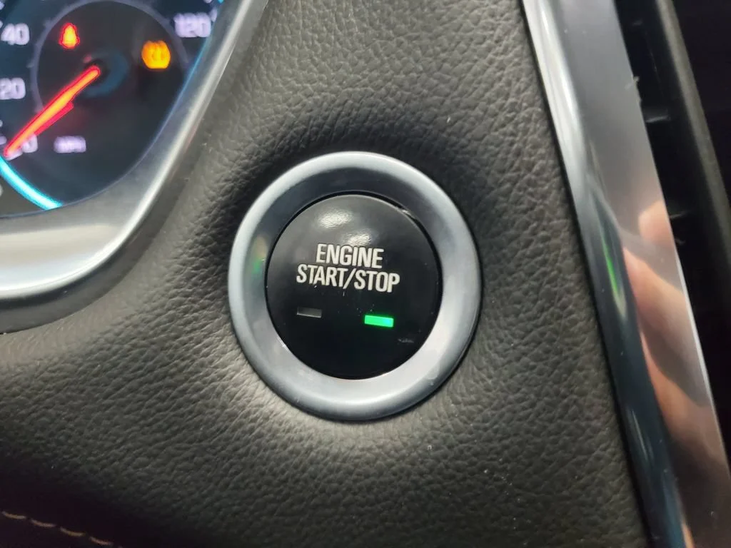 Used 2020 SUMMIT WHITE Chevrolet LT Cloth image 12