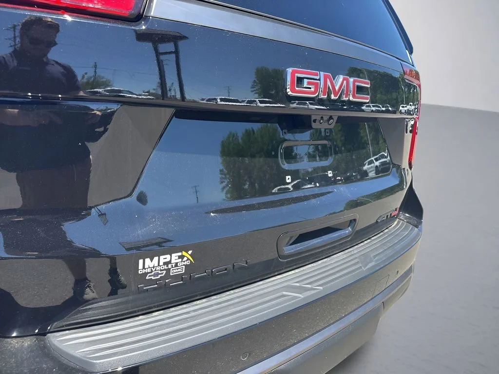 Used 2025 Onyx Black GMC AT4 Ultimate image 39